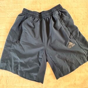Adidas Men's Sz Small Navy aeroready 7 in inseam shorts